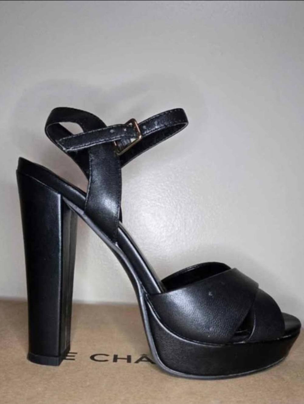 LE CHATEAU - Genuine Leather Platform Sandals - US 6